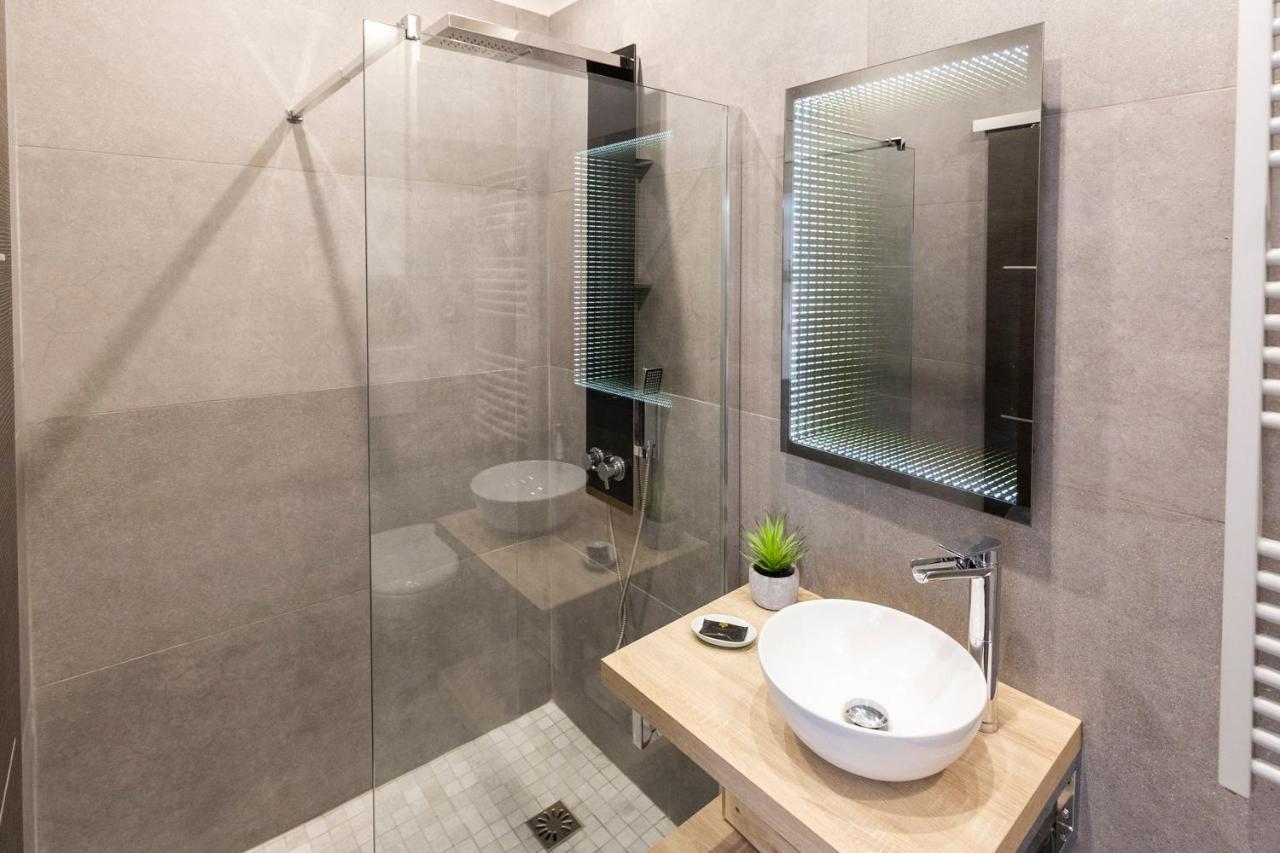 BNB RENTING Chez Thibault - Studio rénové 2-4pers Centre Antibes Fersen Exterior foto
